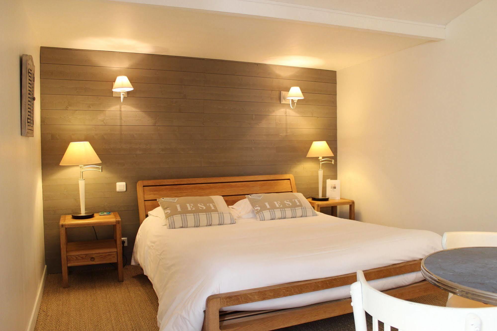 Hotel Des Falaises Villers-sur-Mer Esterno foto