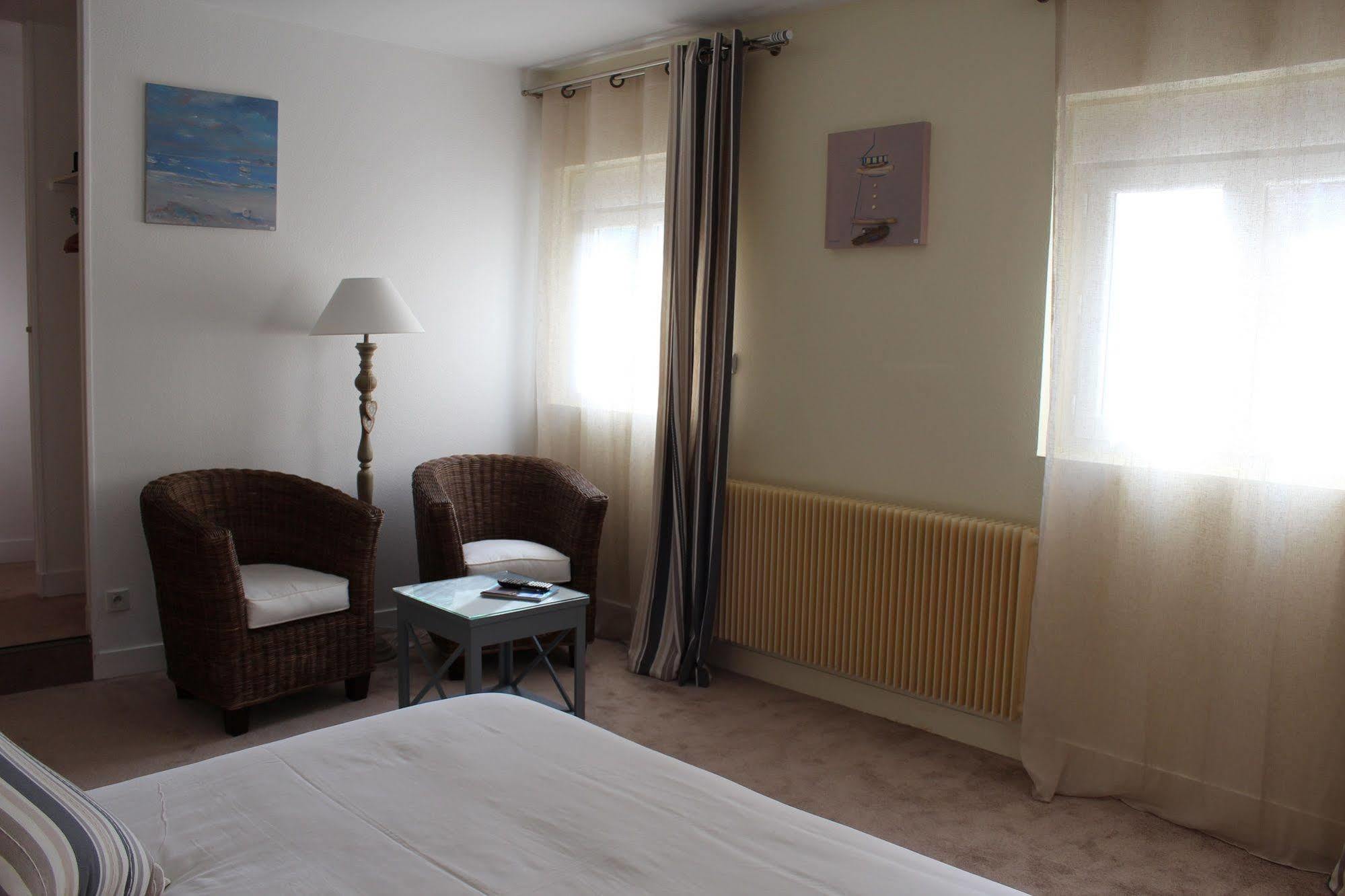 Hotel Des Falaises Villers-sur-Mer Esterno foto