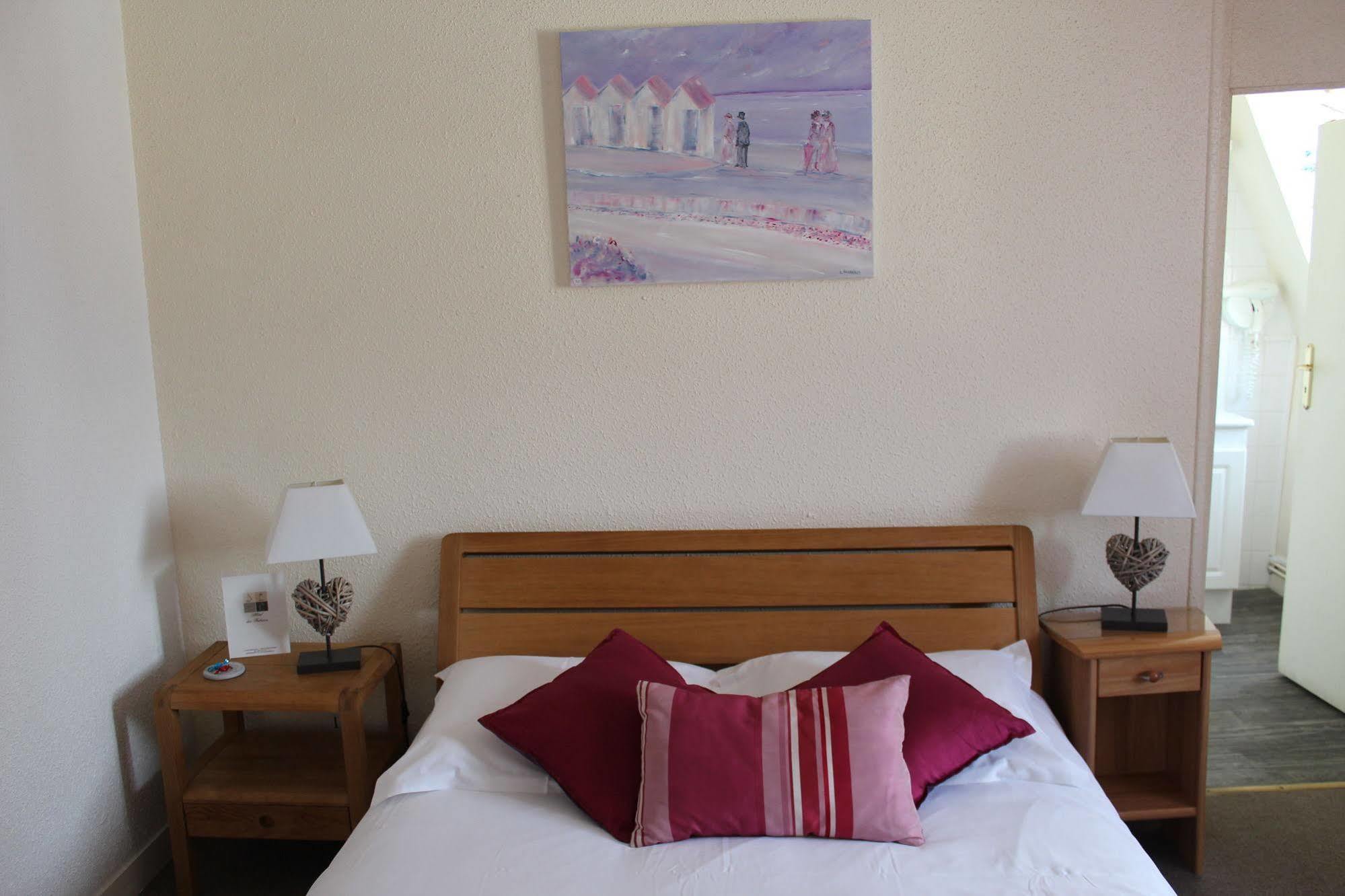 Hotel Des Falaises Villers-sur-Mer Esterno foto